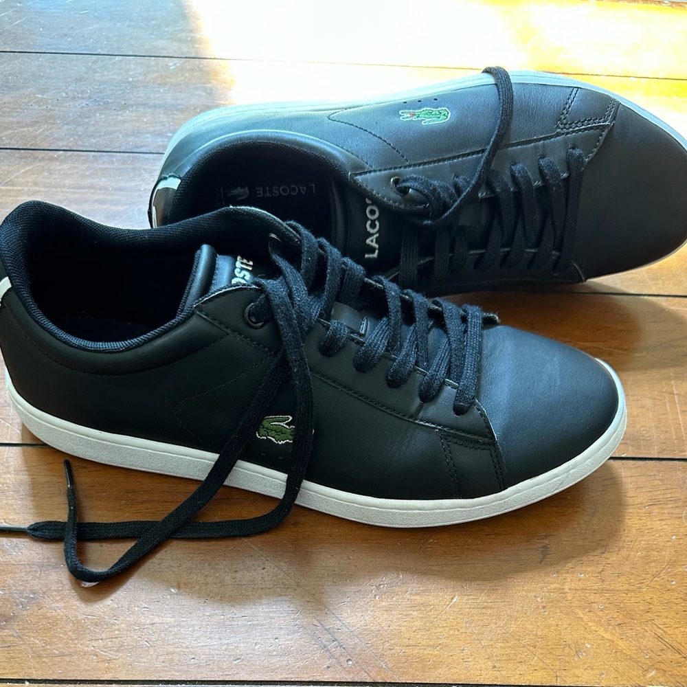 Lacoste Men's Carnaby Evo Leather Sneakers. Size 10